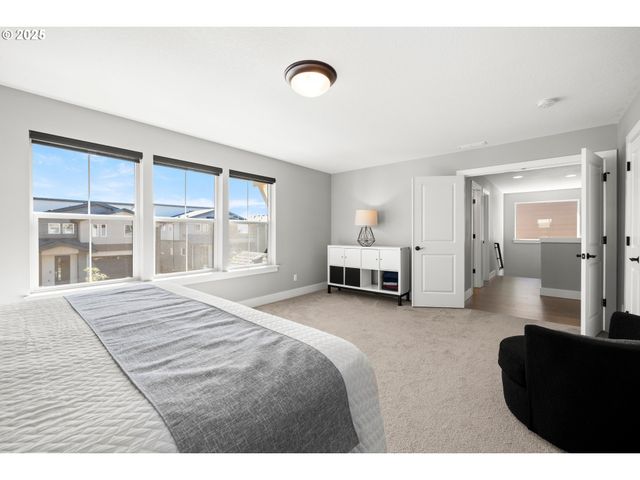 15754 Sw VANDERWOOD Ave, Portland, OR 97224