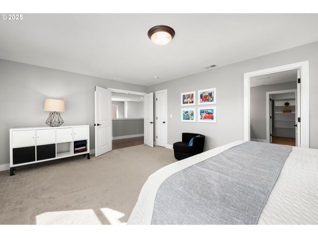 15754 Sw VANDERWOOD Ave, Portland, OR 97224