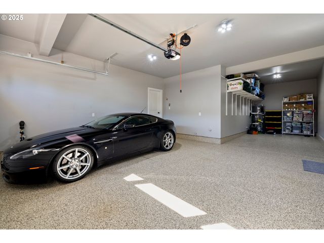 15754 Sw VANDERWOOD Ave, Portland, OR 97224