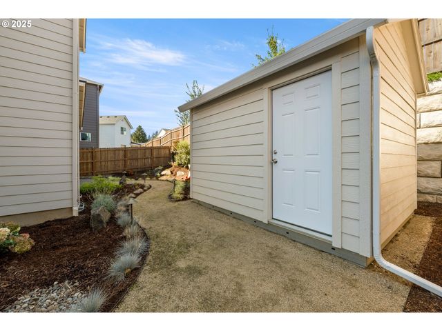 15754 Sw VANDERWOOD Ave, Portland, OR 97224