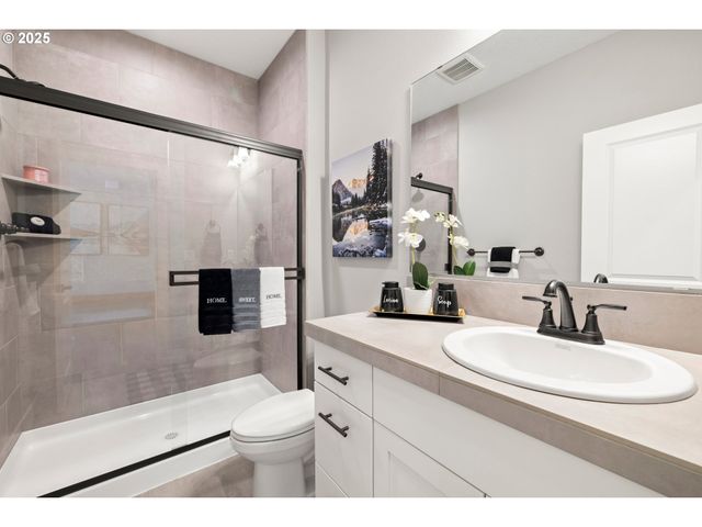 15754 Sw VANDERWOOD Ave, Portland, OR 97224