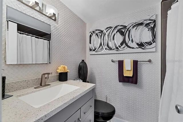 4660 OCEAN BOULEVARD Q2, Sarasota, FL 34242