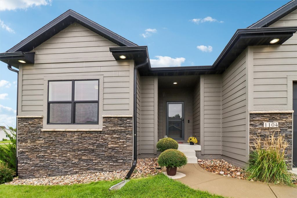 1104 SW 7th Street, Grimes, IA 50111