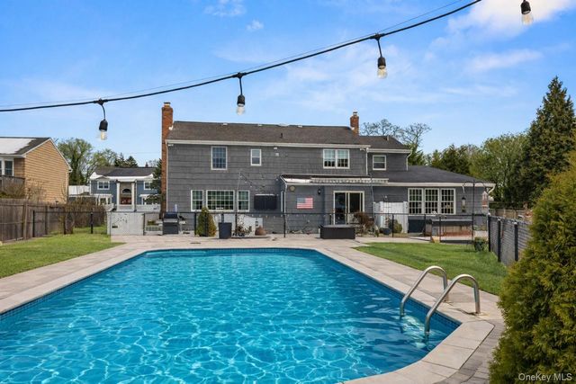 52 Matinecock Avenue, East Islip, NY 11730