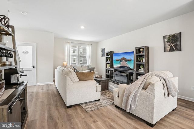 15 BAYBREEZE DR, Waretown, NJ 08758