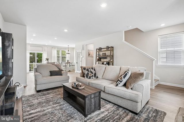 15 BAYBREEZE DR, Waretown, NJ 08758