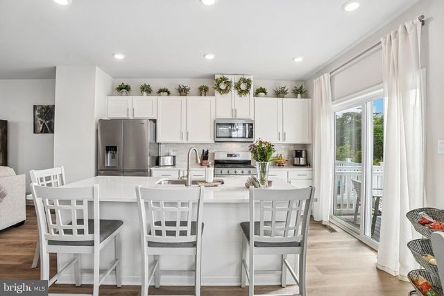 15 BAYBREEZE DR, Waretown, NJ 08758