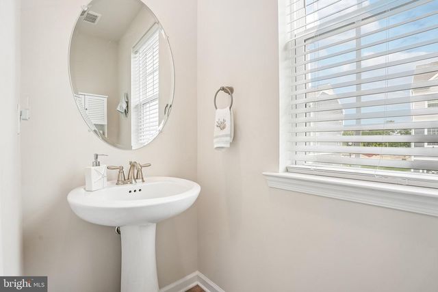 15 BAYBREEZE DR, Waretown, NJ 08758