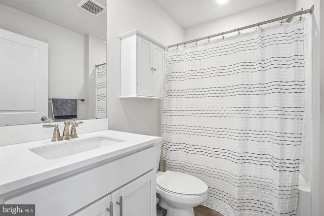 15 BAYBREEZE DR, Waretown, NJ 08758
