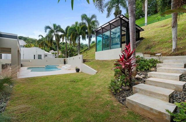 1 ZORZAL, San Juan, PR 00926