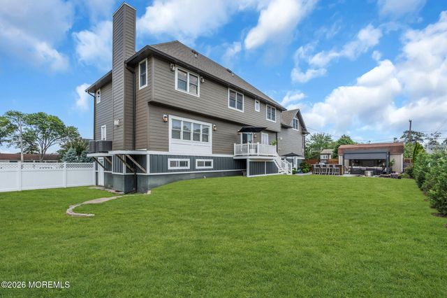 42 Cayuga Avenue, Oceanport, NJ 07757