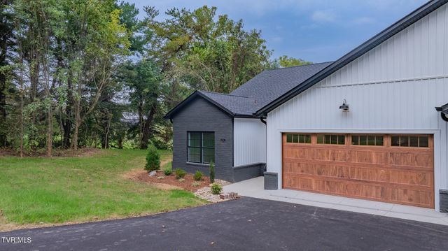 1521 Carroll Creek Road, Johnson City, TN 37615