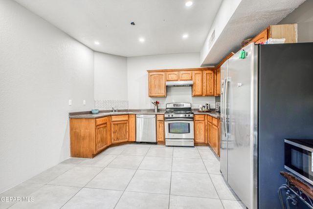 12833 TIERRA LINCE Drive, El Paso, TX 79938