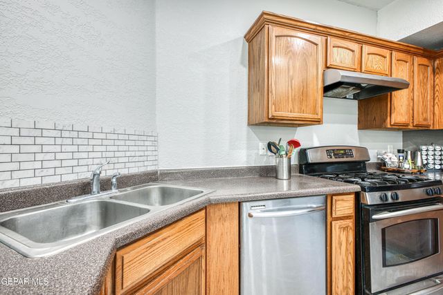 12833 TIERRA LINCE Drive, El Paso, TX 79938