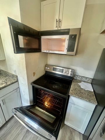 1113 Joe Louis Street, Tallahassee, FL 32304