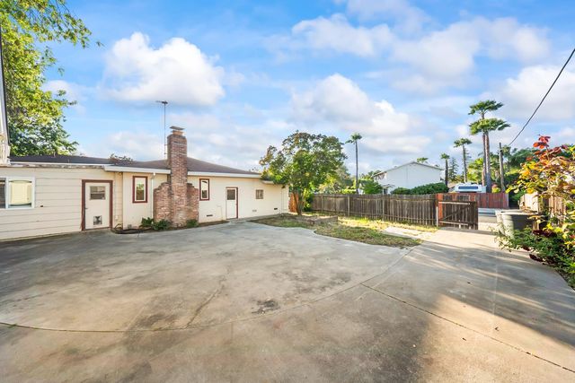 1500 Dana Way, Roseville, CA 95661