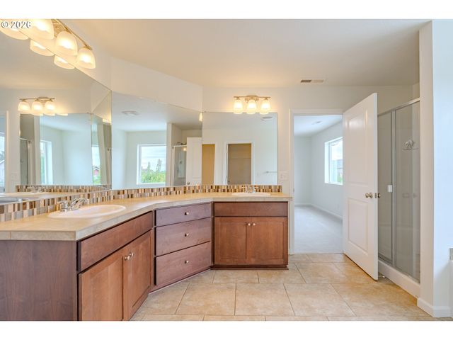 291 N 34TH Ct, Ridgefield, WA 98642