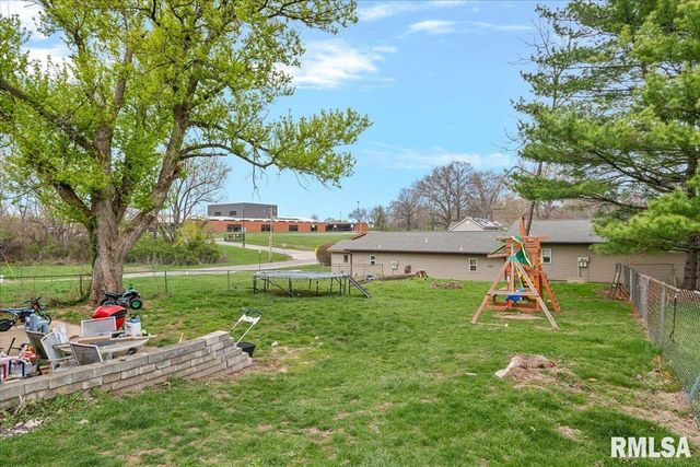 105 E MILL Street, Rochester, IL 62563