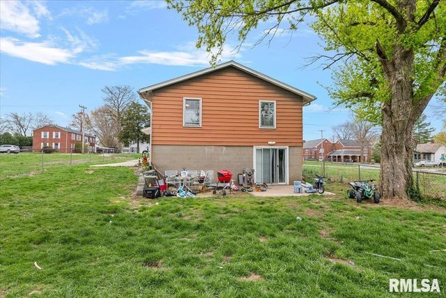 105 E MILL Street, Rochester, IL 62563