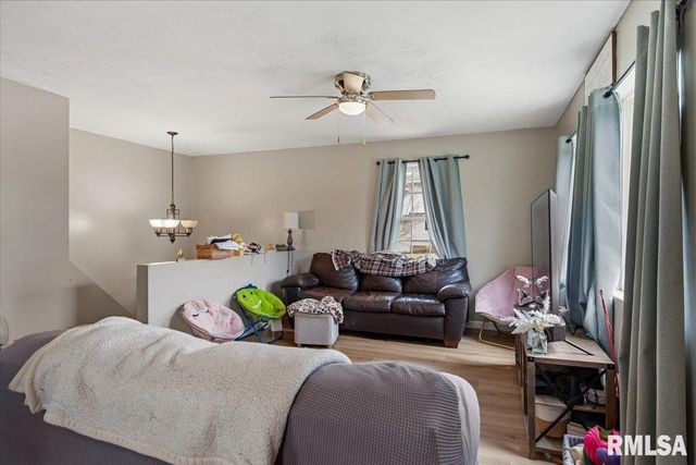 105 E MILL Street, Rochester, IL 62563