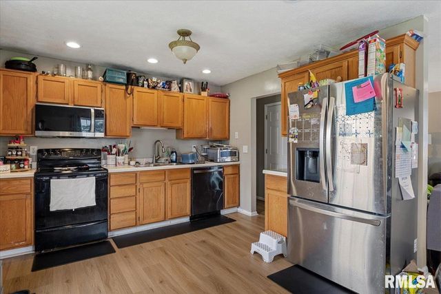 105 E MILL Street, Rochester, IL 62563