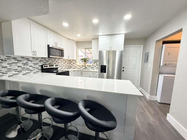 1500 NE 151st Street 104, Miami, FL 33162