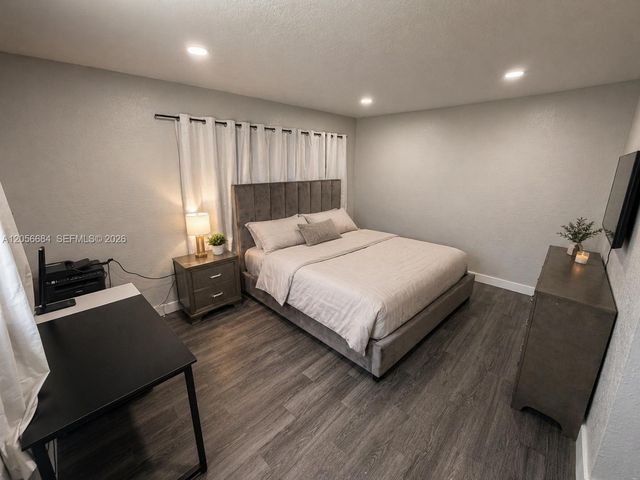 1500 NE 151st Street 104, Miami, FL 33162