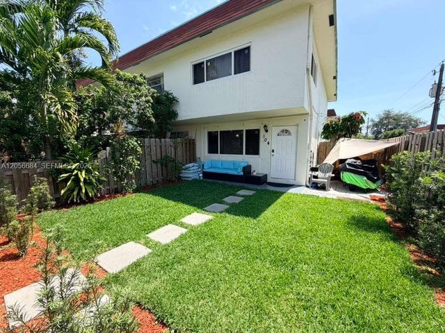 1500 NE 151st Street 104, Miami, FL 33162