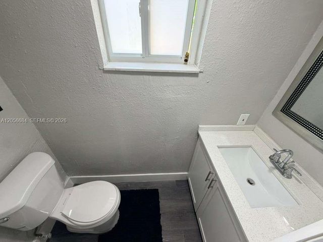 1500 NE 151st Street 104, Miami, FL 33162
