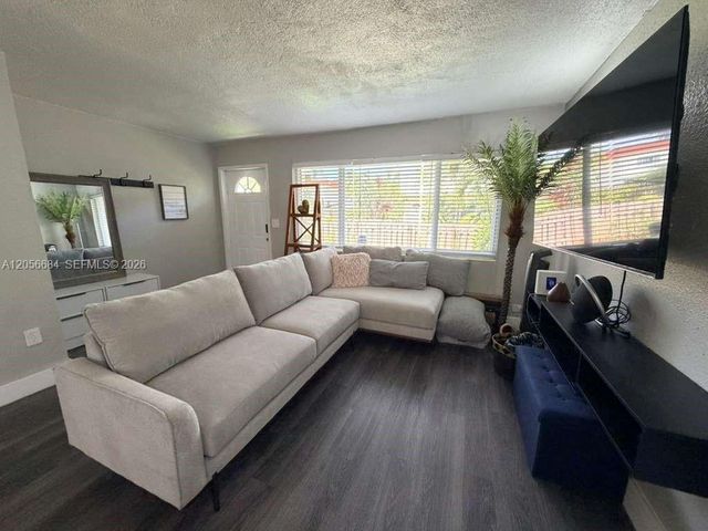 1500 NE 151st Street 104, Miami, FL 33162