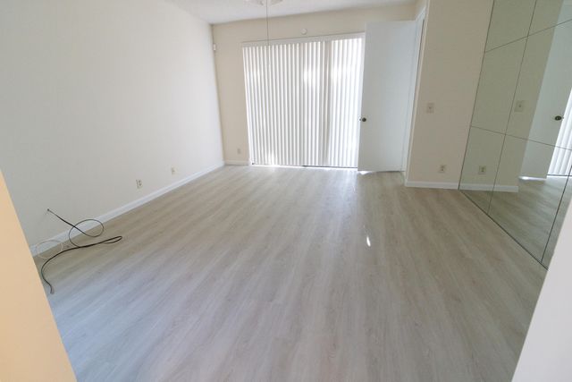 8197 ROYAL PALM Court 5, Tamarac, FL 33321