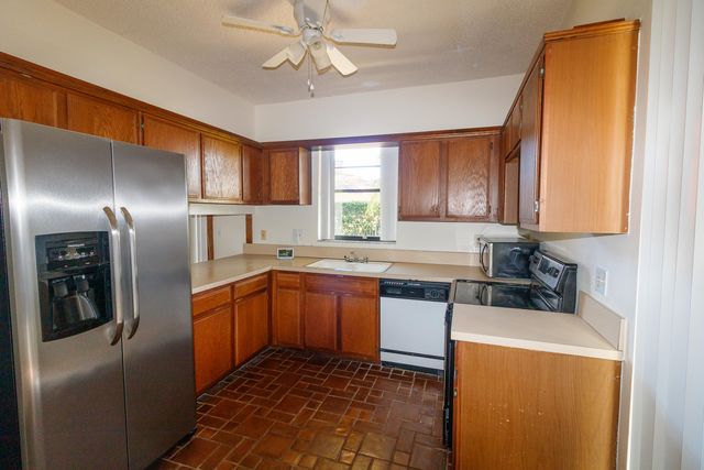 8197 ROYAL PALM Court 5, Tamarac, FL 33321