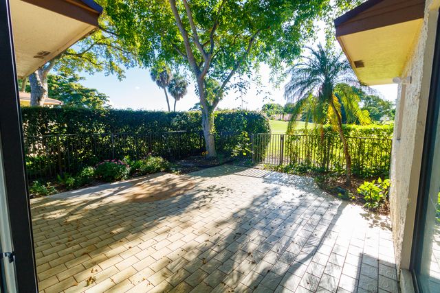 8197 ROYAL PALM Court 5, Tamarac, FL 33321