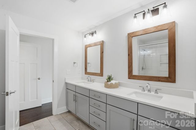 1024 Wesley Park Lane, Charlotte, NC 28208