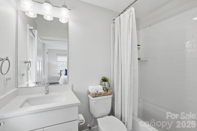 1024 Wesley Park Lane, Charlotte, NC 28208