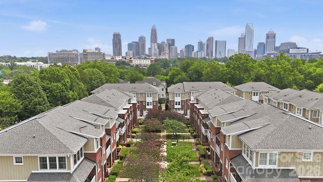 1024 Wesley Park Lane, Charlotte, NC 28208