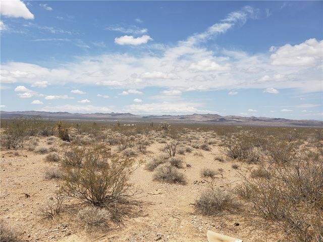 11321 W Santa Bella Drive, White Hills, AZ 86445