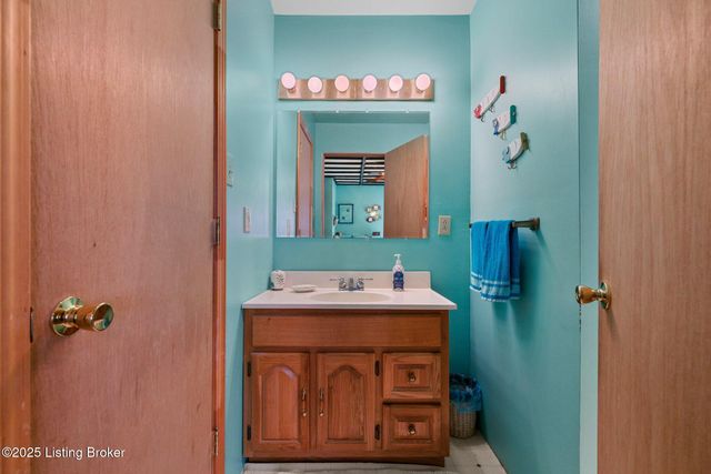 198 Moore Haven Cir, Cub Run, KY 42729