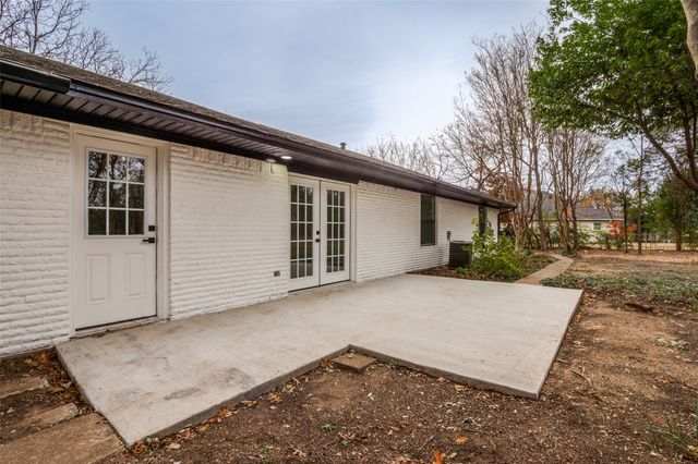 713 Hilltop Circle, Desoto, TX 75115