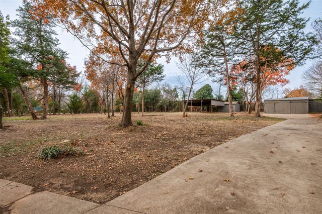 713 Hilltop Circle, Desoto, TX 75115