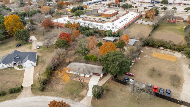 713 Hilltop Circle, Desoto, TX 75115