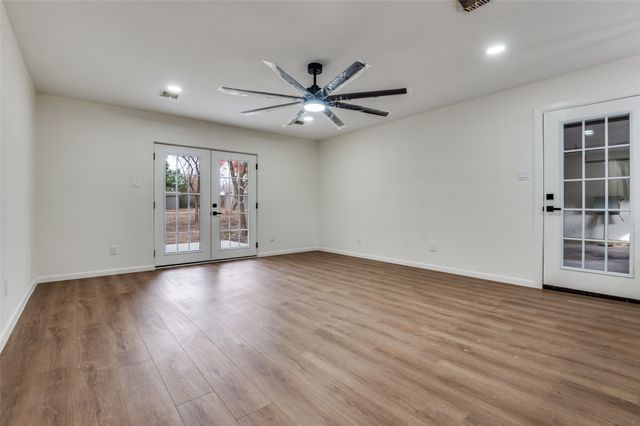 713 Hilltop Circle, Desoto, TX 75115