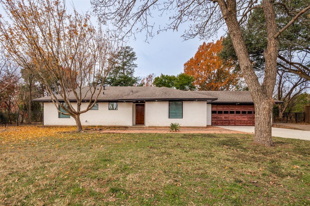 713 Hilltop Circle, Desoto, TX 75115