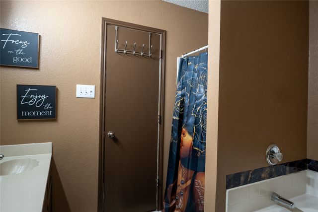 8963 Rushing River Drive, Fort Worth, TX 76118