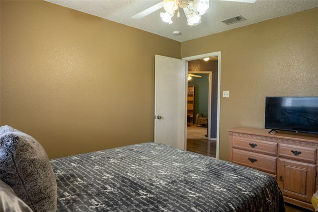 8963 Rushing River Drive, Fort Worth, TX 76118