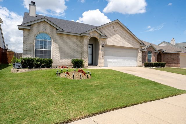 8963 Rushing River Drive, Fort Worth, TX 76118