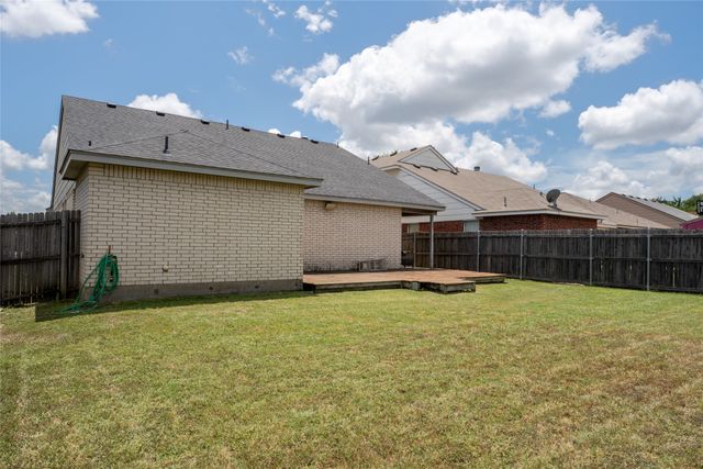 8963 Rushing River Drive, Fort Worth, TX 76118