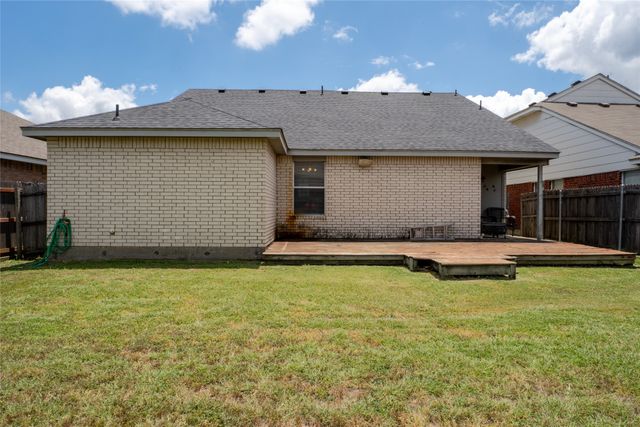 8963 Rushing River Drive, Fort Worth, TX 76118