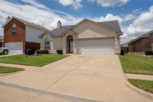 8963 Rushing River Drive, Fort Worth, TX 76118