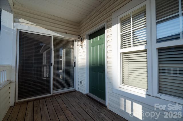 5730 Closeburn Road O, Charlotte, NC 28210